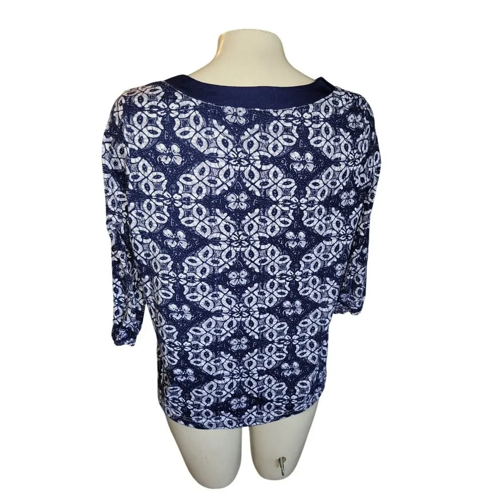 Croft & Barrow Floral Print Tunic Top Embellished Neckline Womens L blue beach‎